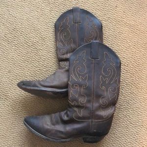 Brown Justin Cowboy Boots - Womens Size 9.5